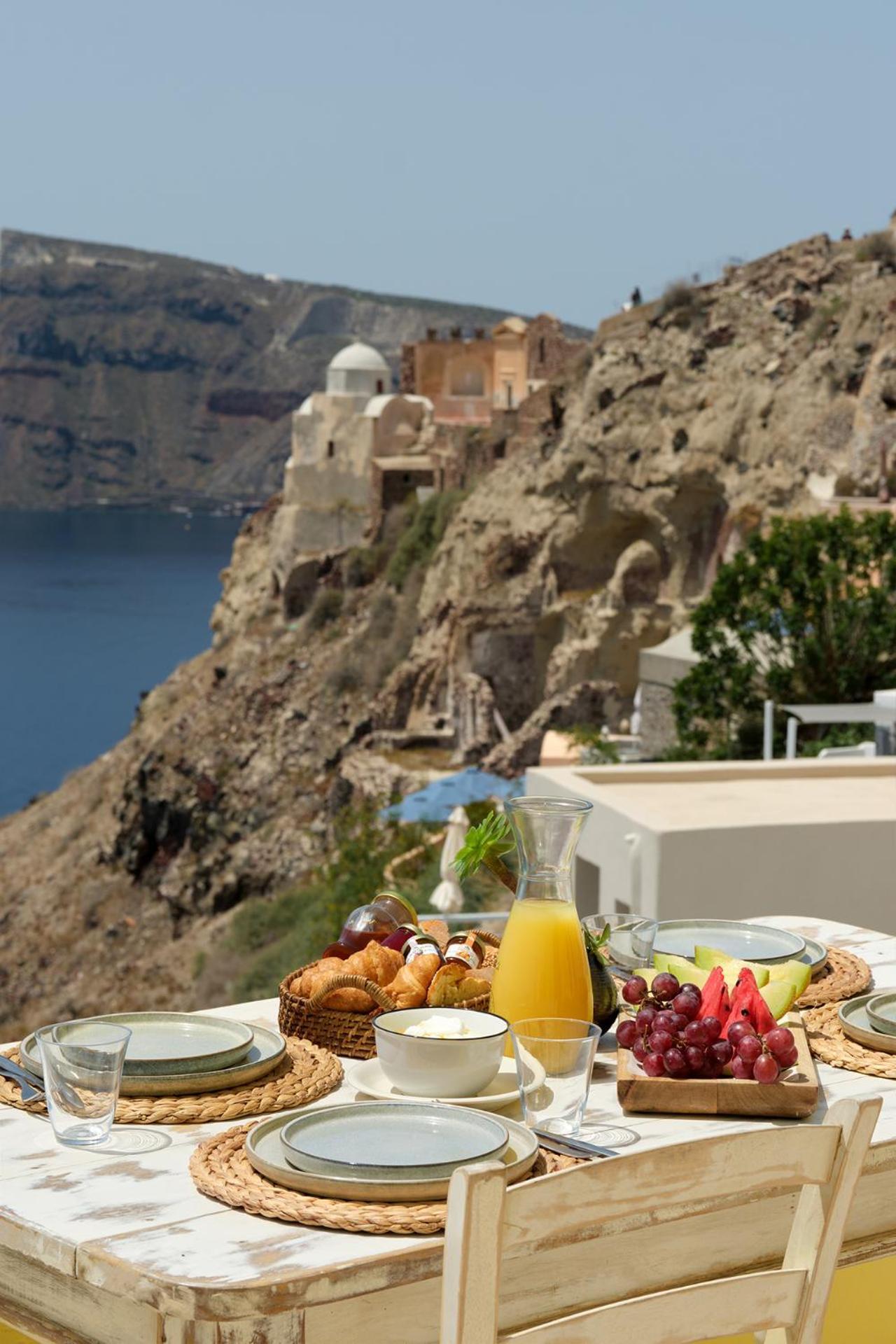 Ilivatos - Elegant Villa On The Caldera'S Edge Ия Экстерьер фото